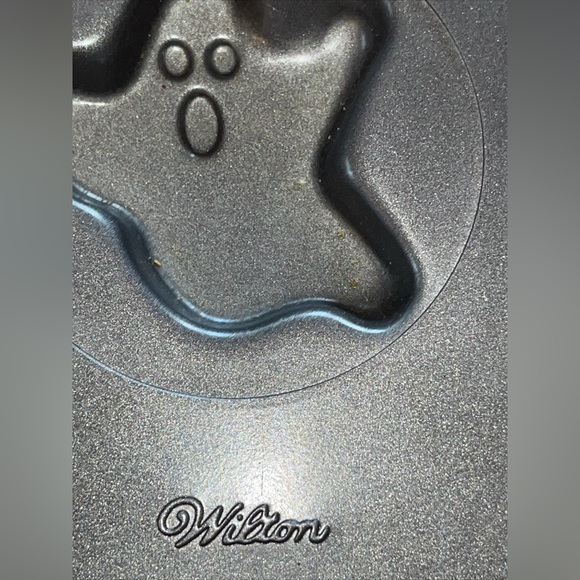 Halloween WILTON Cookie Candy Pan, 12 Round Cavity Baking Designs Bat Ghost Cat - Picture 4 of 8